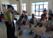 Cegah Corona, Polisi Cek Kesehatan WNA di Pelabuhan Kalianget