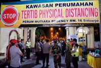 Kawasan physical distancing dibentuk guna mencegah penyebarluasan Virus Corona (Covid-19). (Fahmi/SJ Foto) 