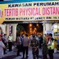 Kawasan physical distancing dibentuk guna mencegah penyebarluasan Virus Corona (Covid-19). (Fahmi/SJ Foto) 