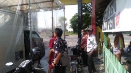 Bilik Sterilisasi didirikan pemerintah Desa Surabayan, Kecamatan Sukodadi, Lamongan, untuk mencegah penyebaran virus corona, Selasa, 31/03/2020. (Makhrus/SJ Foto)