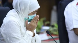 Gubernur Jatim Khofifah Indar Parawansa saat menghadiri Istighosah Kubro malam Nisfu Sya'ban beberapa waktu lalu. (Fahmi/SJ Foto/dok) 