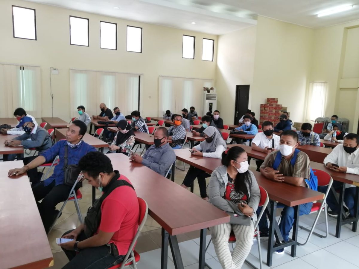 SURABAYA, seputarjatim.com-Pendaftaran program Kartu Prakerja telah ditutup hari ini Kamis (16/4) pukul 16.00 WIB. Sedangkan pengumuman hasil seleksi program Kartu Prakerja dari pemerintah pusat akan diumumkan besok, Jumat (17/4). (Fahmi/SJ Foto)