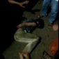 Pelaku diduga pencuri sepeda motor dihakimi massa di Bangkalan, Jawa Timur, Selasa malam, 28/04/2020. (Abd/SJ Foto) 