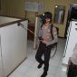 Penyemprotan disinfektan dilakukan di Polres Sumenep, Sabtu, 02/04/2020. (Foto istimewa) 