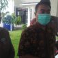 dr. Catur Budi, Jubir Gugus Tugas Covid-19 Bangkalan memberikan keterangan pers, Sabtu, 02/04/2020. (Abd/SJ Foto) 