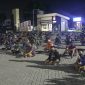 melanggar jam malam PSBB, 250 warga Sidoarjo diamankan di halaman Polresta Sidoarjo, Rabu dini hari, 06/04/2020. (Fahmi/SJ Foto) 