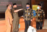 Baznas Lamongan salurkan 6000 paket sembako bagi keluarga terdampak covid-19, Senin, 11/05/2020. (Makhrus/SJ Foto) 