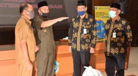 Baznas Lamongan salurkan 6000 paket sembako bagi keluarga terdampak covid-19, Senin, 11/05/2020. (Makhrus/SJ Foto) 