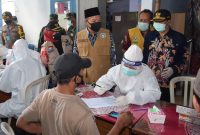 Pemkab Lamongan gencarkan rapid tes untuk mendeteksi warga positif covid-19. (Mahrus/ SJ Foto)