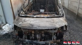 Bangkai mobil Toyota Alphard milik via Vallen yang dibakar seseorang pada Selasa dini hari, 30/06/2020. (Polres Sidoarjo for seputarjatim.com)