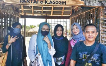 Pantai Ekasoghi, Memukau Pantai Ekasoghi, Memukau
