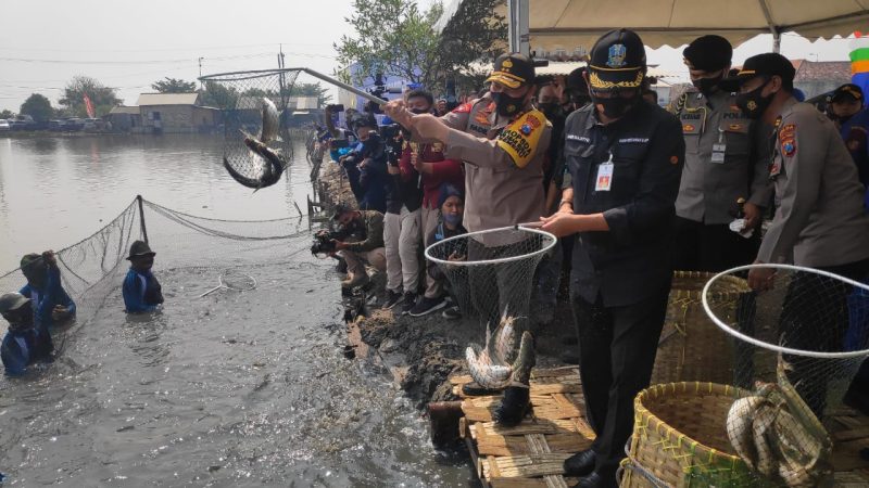 Kapolri dan Panglima TNI hadiri Program Ketahanan Pangan Virtual di Sidoarjo, Kamis, 09/07/2020. (Yudha/SJ Foto)