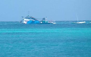 Dihempas Ombak, Kapal Barang Kandas di Pesisir Masalembu