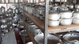 Tumpukan peralatan dapur karya pengrajin Desa Kalianget Timur. (Foto Istimewa)