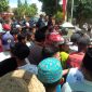 Penganiayaan terhadap wartawan terjadi saat berlangsungnya demo didepan Polsek Gapura, Kabupaten Sumenep, Jawa Timur, Senin, 17/08/2020. (Foto Istimewa)