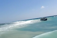 KLM Obama sesaat sebelum diterjang ombak di perairan Pulau Pagerungan Besar, Sapeken, Sumenep, Rabu, 26/08/2020. (Foto istimewa)