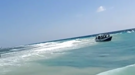 KLM Obama sesaat sebelum diterjang ombak di perairan Pulau Pagerungan Besar, Sapeken, Sumenep, Rabu, 26/08/2020. (Foto istimewa)