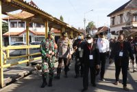 Bupati Sumenep Abuya Busyro Karim bersama pejabat Forpimda lakukan safari kepulauan, Senin, 14/09/2020. (SJ Foto)