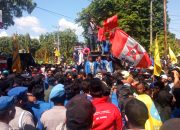 Mahasiswa Demo UU Cipta Kerja