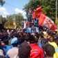 Ratusan mahasiswa di Sumenep berunjukrasa menolak pengesahan UU Cipta Kerja, Senin, 12/10/2020. (Mg2/ SJ Foto)