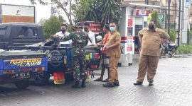 Petugas gabungan ESDA, Polres dan Kodim Sumenep sidak SPBU, Senin, 19/10/2020. (Foto istimewa)