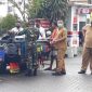 Petugas gabungan ESDA, Polres dan Kodim Sumenep sidak SPBU, Senin, 19/10/2020. (Foto istimewa)