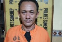 Tersangka ditangkap dengan barang bukti 3 poket sabu seberat 1 gram lebih. (Dok. Satreskoba Polres Sumenep)