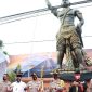 Kapolda Jatim Irjen Pol. Nico Afinta resmikan monumen Patih Gajah Mada didepan Mapolres Mojokerto, Selasa, 01/12/2020. (Yudha/SJ Foto)