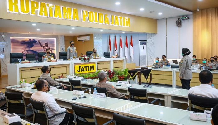 Kapolda Jatim Serahkan DIPA T.A. 2021 Kepada Satker Jajaran dan Penandatangan Pakta Integritas