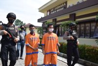 Petugas Gagalkan Penyelundupan 6 KG Sabu dan 100 Pil Ekstasi di Bandara Juanda. (Fahmi/SJ Foto)