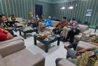 Ketua DPRD Kabupaten Lamongan Abdul Ghofur memanggil 5 camat Dan instansi untuk mengatasi masalah banjir, Jumat, 15/01/2021. (Makhrus/SJ Foto)