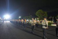 300 personil Brimob Polda Jatim dikirim ke Lumajang untuk membantu siaga erupsi Gunung Semeru, Sabtu malam, 16/01/2021. (Yudha/SJ Foto)