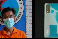 Ainul Yakin diamankan di kantor Satreskoba Polres Sumenep beserta barang bukti. (SJ Foto)