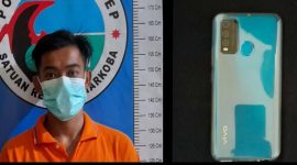 Ainul Yakin diamankan di kantor Satreskoba Polres Sumenep beserta barang bukti. (SJ Foto)