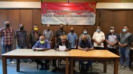 Warga Papua yang bermukim di Jawa Timur sampaikan dukungan terhadap OTSUS Jiid Dua. (Foto istimewa)