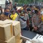 Kapolda Jatim Irjen Pol. Nico Afinta meninjau posko korban banjir di Kabupaten Jombang, Jawa Timur, Selasa, 09/02/2021. (SJ Foto)