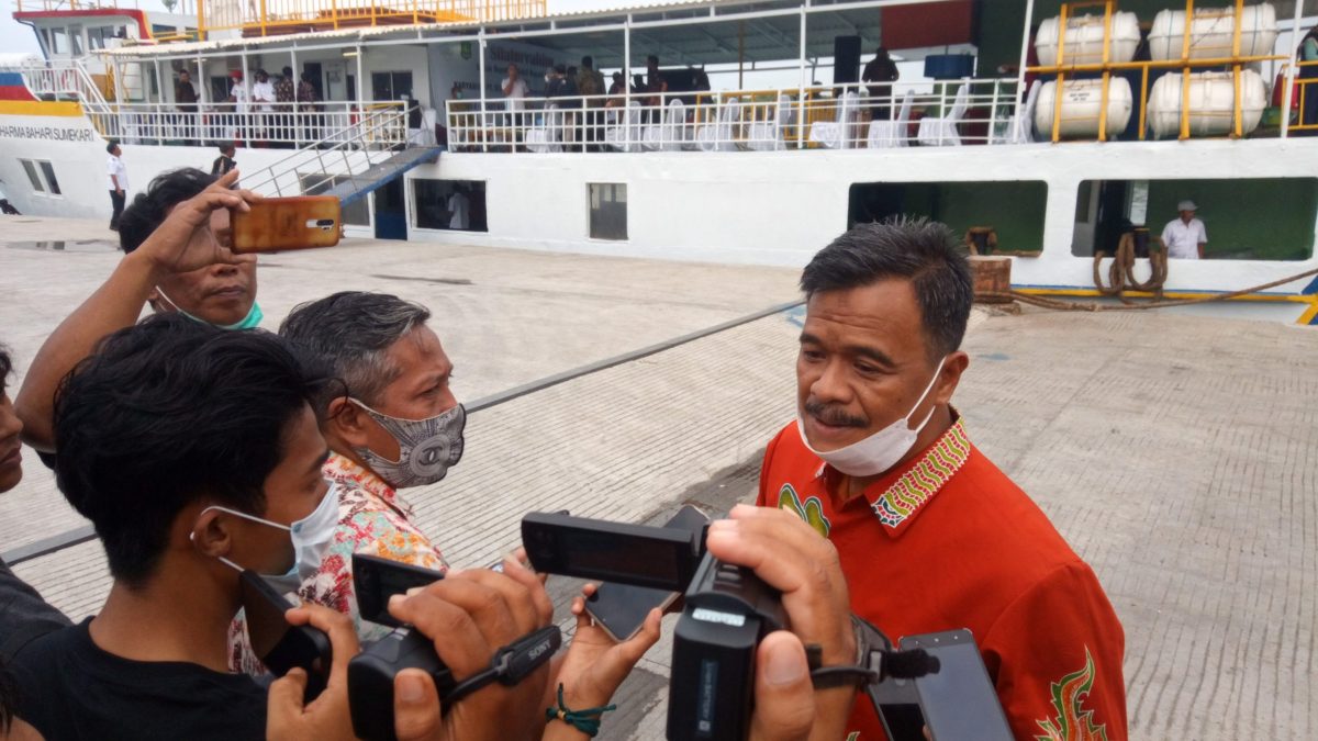 Syaiful Bahri, Dirut PT Sumekar memberikan keterangan pers kepada awak media terkait penerapan e tiket, Kamis, 11/02/2021. (Didik/SJ Foto)