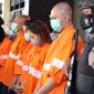 Tersangka narkoba dihadirkan dalam rilis yang digelar di Mapolres Malang, Minggu, 28/03/2021. (istimewa) 