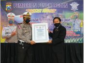 LEMKAPI Berikan Penghargaan "Presisi Award" Kepada Dirlantas Polda Jatim LEMKAPI Berikan Penghargaan “Presisi Award” Kepada Dirlantas Polda Jatim