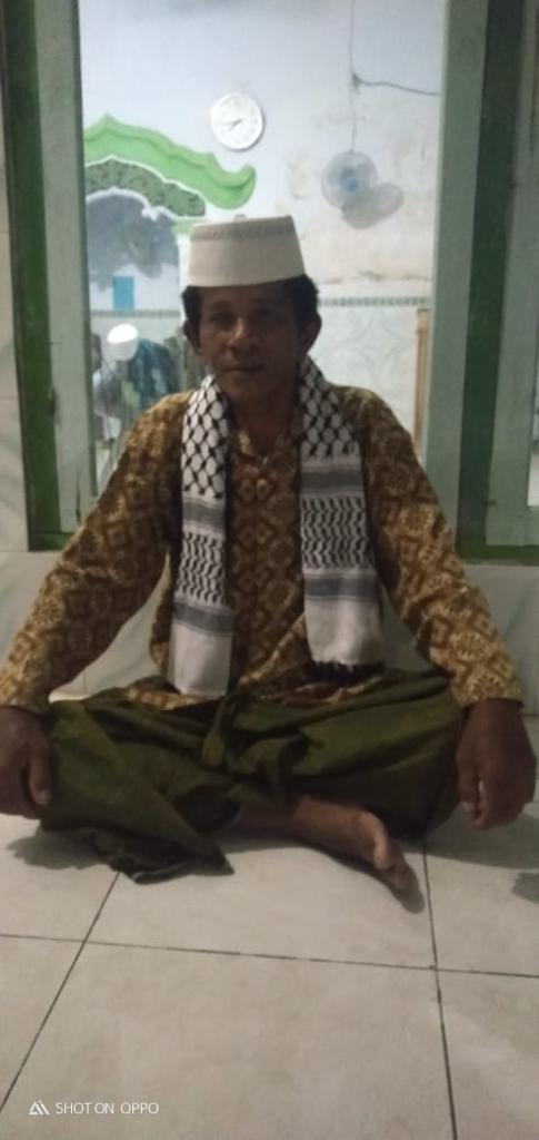 Foto: KH. Sarmada, Ketua Yayasan Raudlatul Murtasyidin, Desa Alas Malang, Kecamatan Raas
