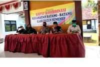 Foto: tangkapan layar vidio camat Batang-Batang saat menggelar rapat kordinasi dengan kepala desa, di dampingi Kapolsek Batang-Batang dan Danramil Batang-Batang