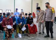 Ratusan Santri Ponpes Tambakberas Jalani Vaksinasi Yang Digelar Polres Jombang