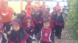 Foto:Salah Satu Kegiatan Pembelajaran TK Husnul Khatimah Yakni Pembelajaran Luar Kelas. (Istimewa) 