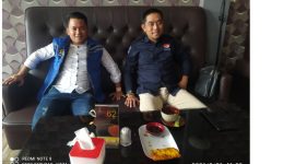Foto: Slamet Ariyadi, Anggota Komisi IV DPR RI Didampingi Ketua Kamar Dagang dan Industri (KADIN) Kabupaten Sumenep, Hairul Anwar. (Seputarjatim) 