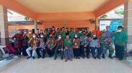 Ket: Foto Bersama Perwakilan Kemendes PDTT Dengan Pemdes Gunggung, Kecamatan Batuan. 