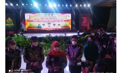 Foto: Gubernur Jawa Timur, Khofifah Indar Parawansa Saat Membuka membuka Puncak peringatan Bulan Bhakti Gotong Royong (BBGRM) ke-17 dan Hari Gerak Kesatuan PKK ke-48 di Kabupaten Sumenep. 