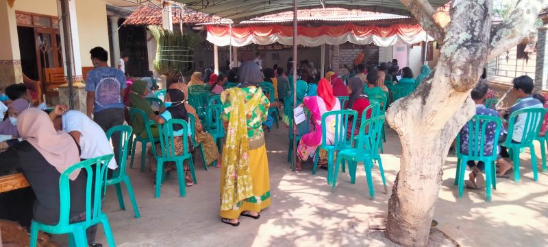 Foto: Kegiatan Vaksinasi Yang Diselengarakan Oleh Pemdes Langsar, Kecamatan Saronggi. 