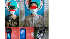 Foto: Tersangka JA Dan AA Berikut Barang Bukti Saat Diamankan Satresnarkoba Polres Sumenep
