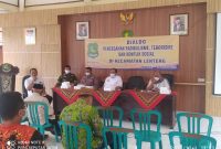 Foto: Destianto Kabid Kewaspadaan Kesbangpol Sumenep didampingi Camat Lenteng, Anggota Polsek Lenteng, Danramil Lenteng serta Kasat Intelkam Polres Sumenep.