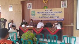 Foto: Destianto Kabid Kewaspadaan Kesbangpol Sumenep didampingi Camat Lenteng, Anggota Polsek Lenteng, Danramil Lenteng serta Kasat Intelkam Polres Sumenep.